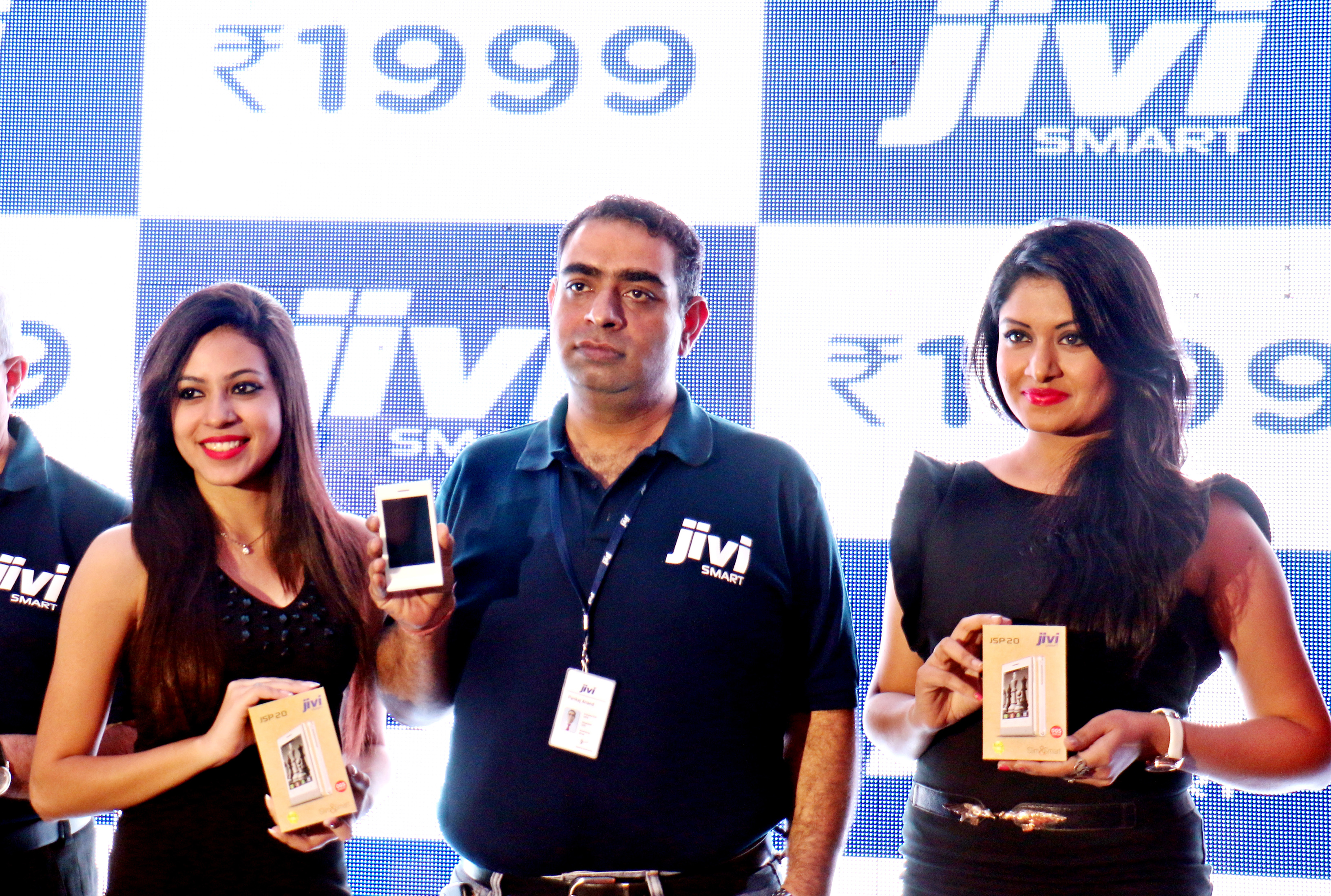Pankaj Anand CEO Jivi Mobile and with Models Launch