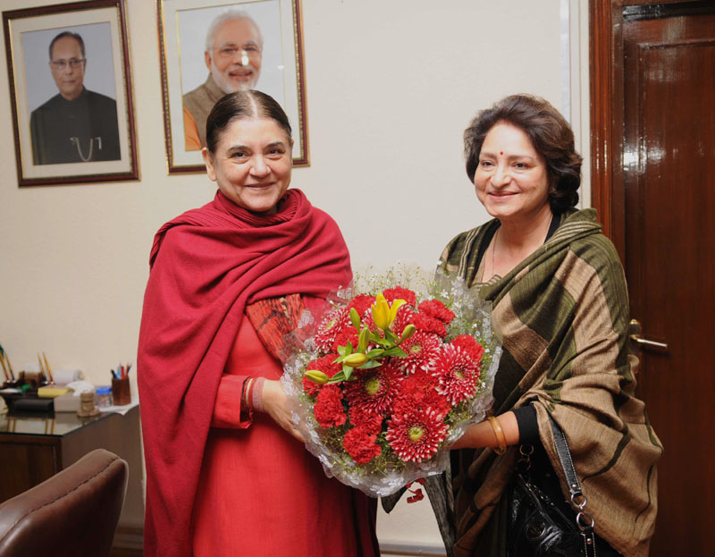Smt. Maya Singh meeting the Union Minister for Women and Child Development, Smt. Maneka Sanjay Gandhi
