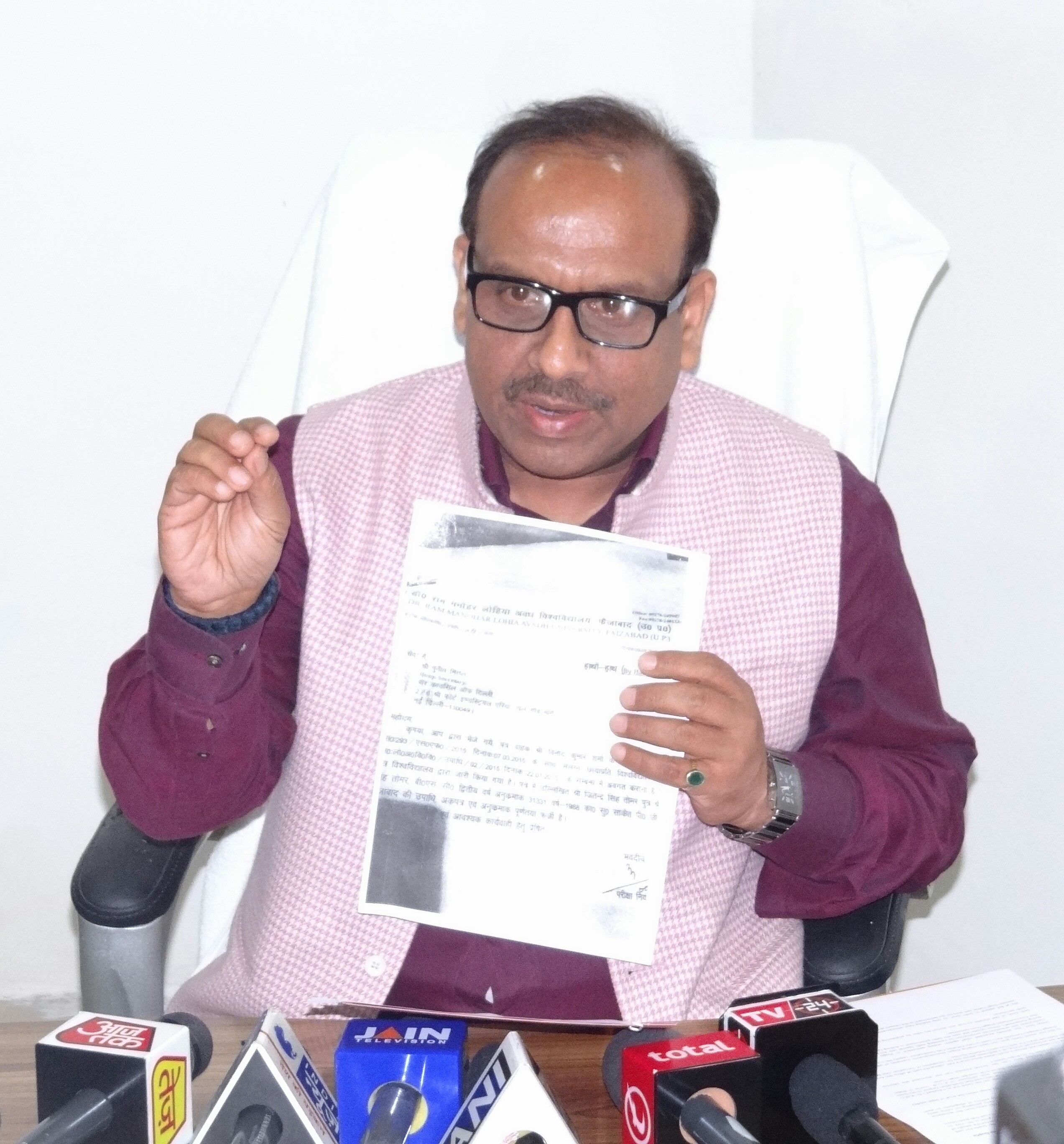 First Month of Delhi Government Disappoints People of Delhi -Vijender Gupta