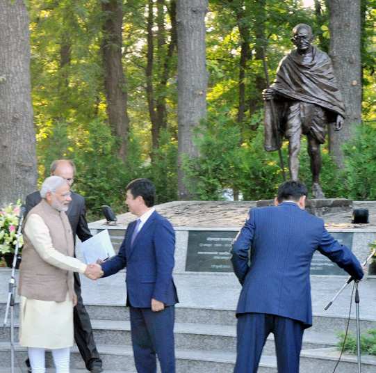 PM unveils statue of Mahatma Gandhi in Bishkek