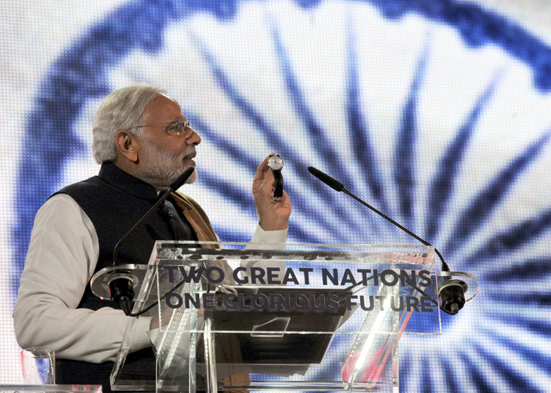 Prime Minister, Shri Narendra Modi delivering his address at Wembley Stadium, in London