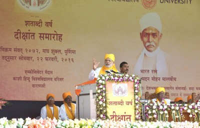 The Prime Minister, Shri Narendra Modi addressing the gathering at the Centenary Year Convocation of the Banaras Hindu University (BHU), in Varanasi on February 22, 2016.